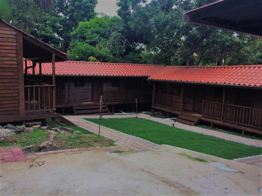 Cabañas Colindas - B&B Panama City