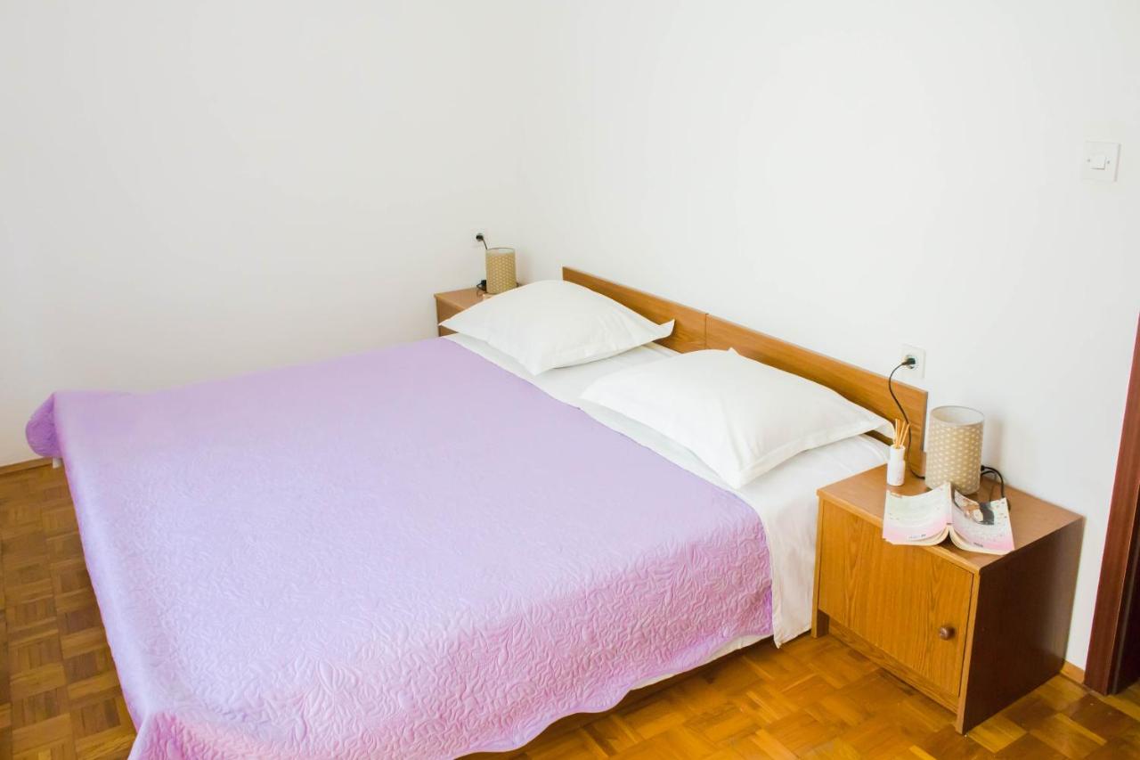 Apartment mit Balkon