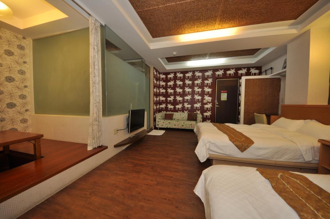 Quadruple Room with Private Bathroom