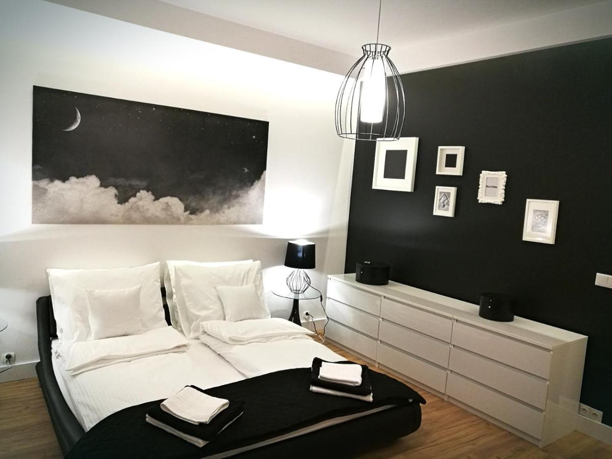 B&B Poznań - Black&White Apartment- Wierzbowa 5 - Bed and Breakfast Poznań