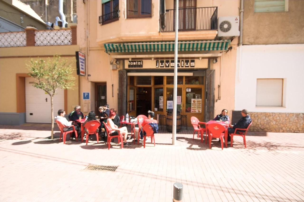 Hostal Juventus - Ferienwohnung Portbou