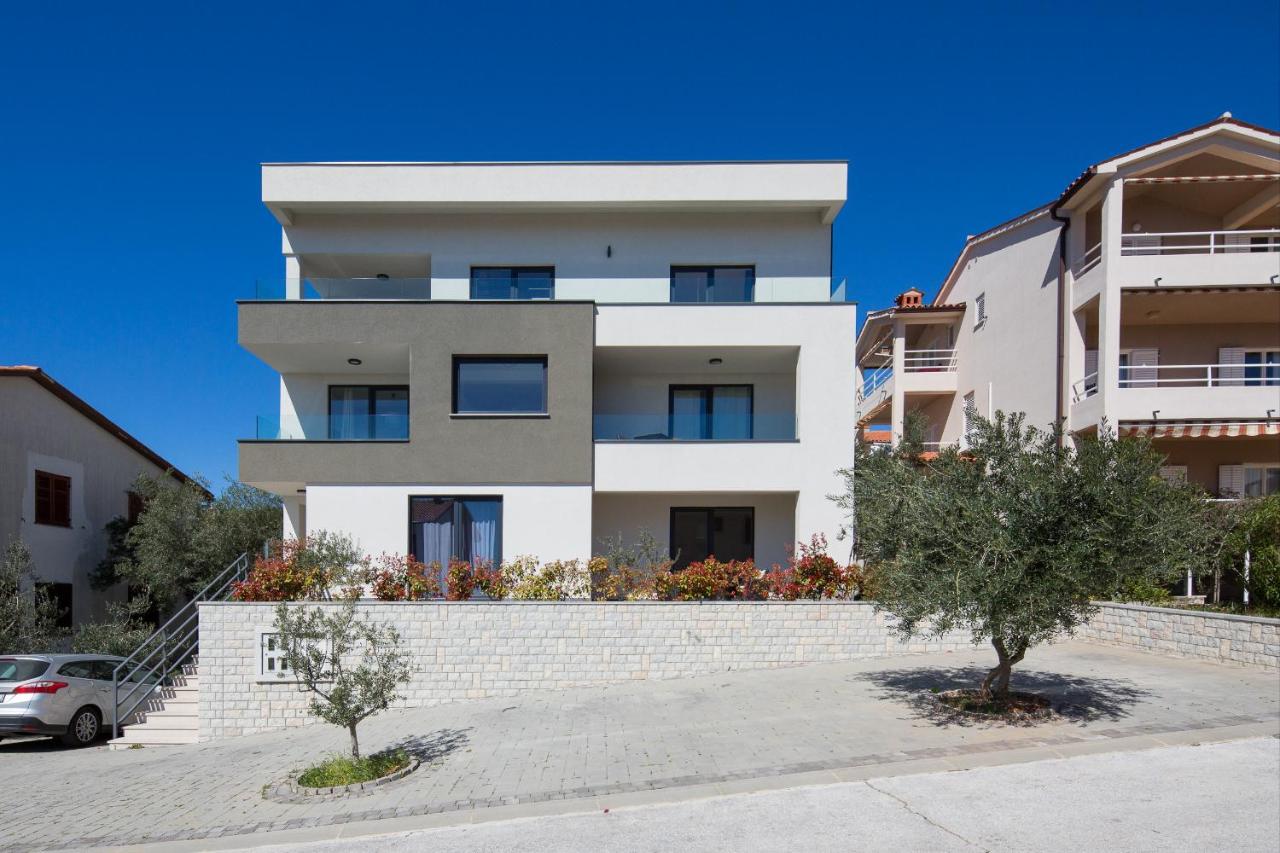 Lemechi Casa Girasole Apartments - Ferienwohnung
