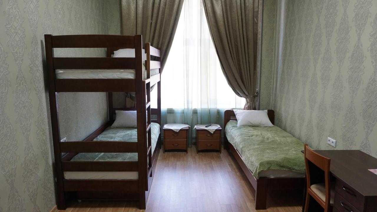 Camera Tripla Economy con Bagno in Comune