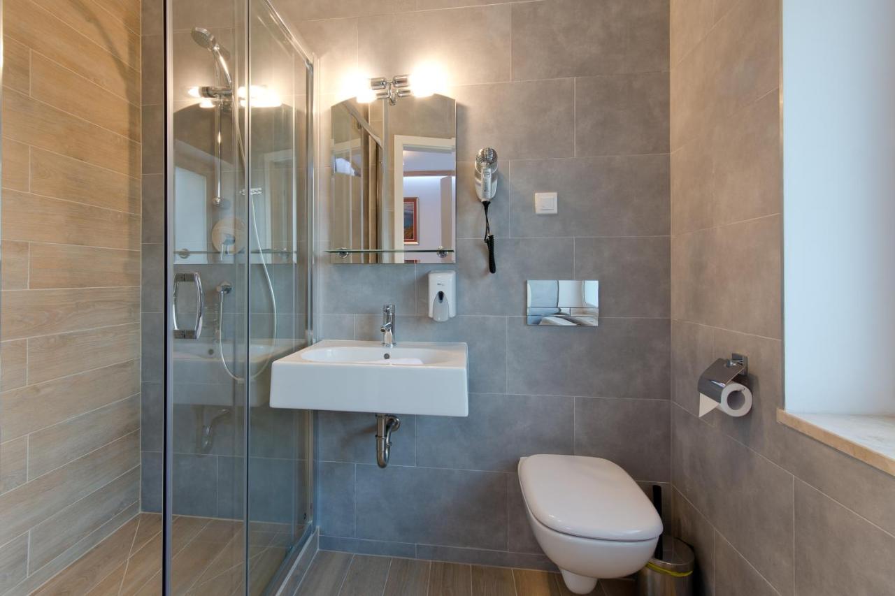 Driepersoonskamer met Eigen Badkamer