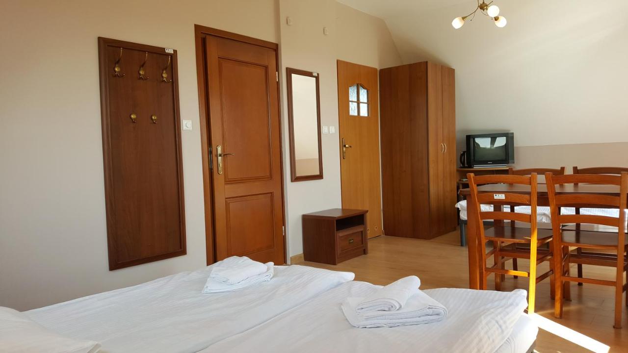 Vierbettzimmer mit Balkon