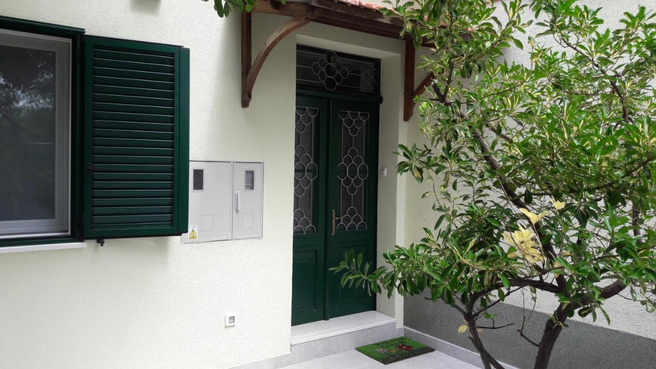 Apartment Lebedina - B&B Kutleše