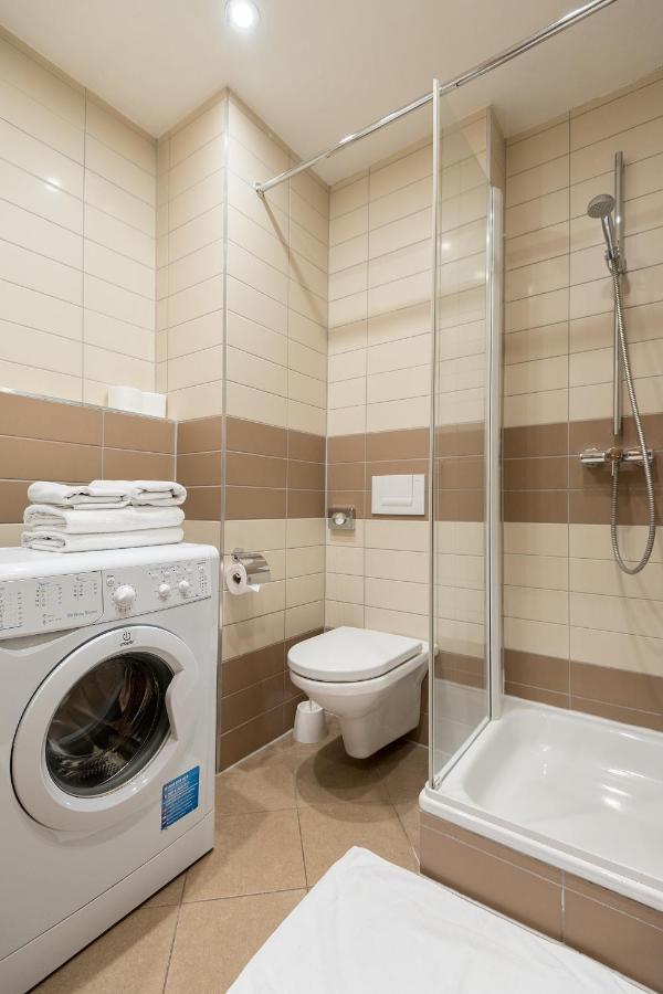 One-Bedroom Apartment (2 Adults)
