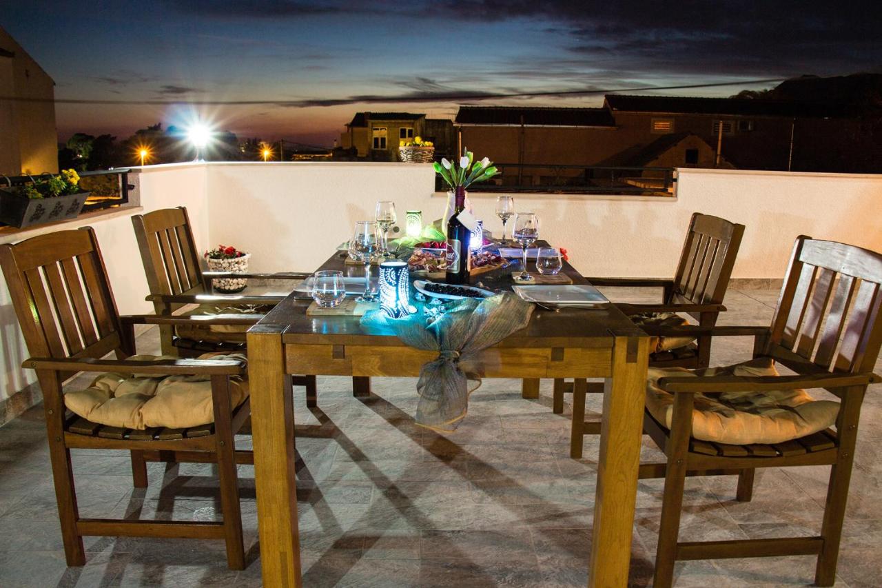 Home LANTERNA ONE - Split, Solin with a heated pool - Bed and Breakfast Solin