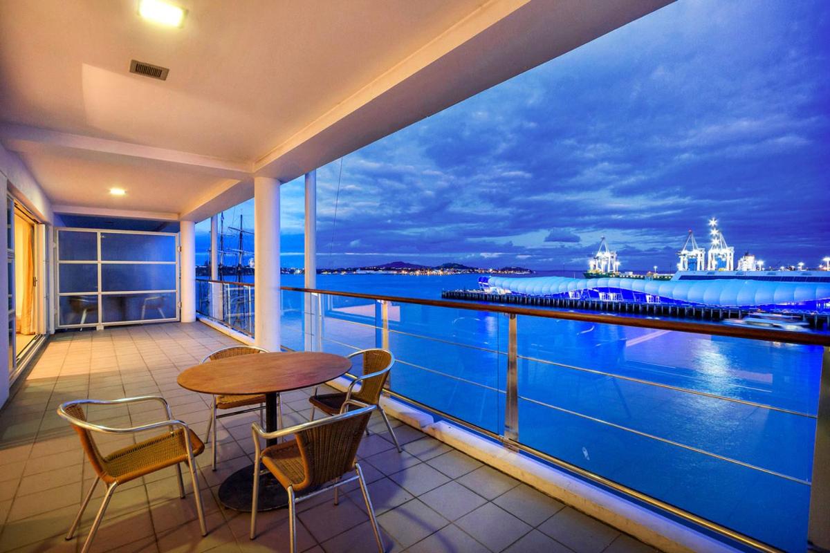 B&B Auckland - QV Private Waterfront Apartment - Princes Wharf - 379 - Bed and Breakfast Auckland