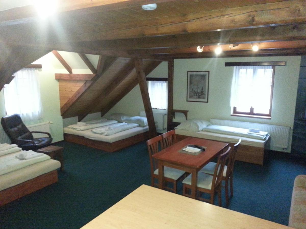 Apartment with Mountain View