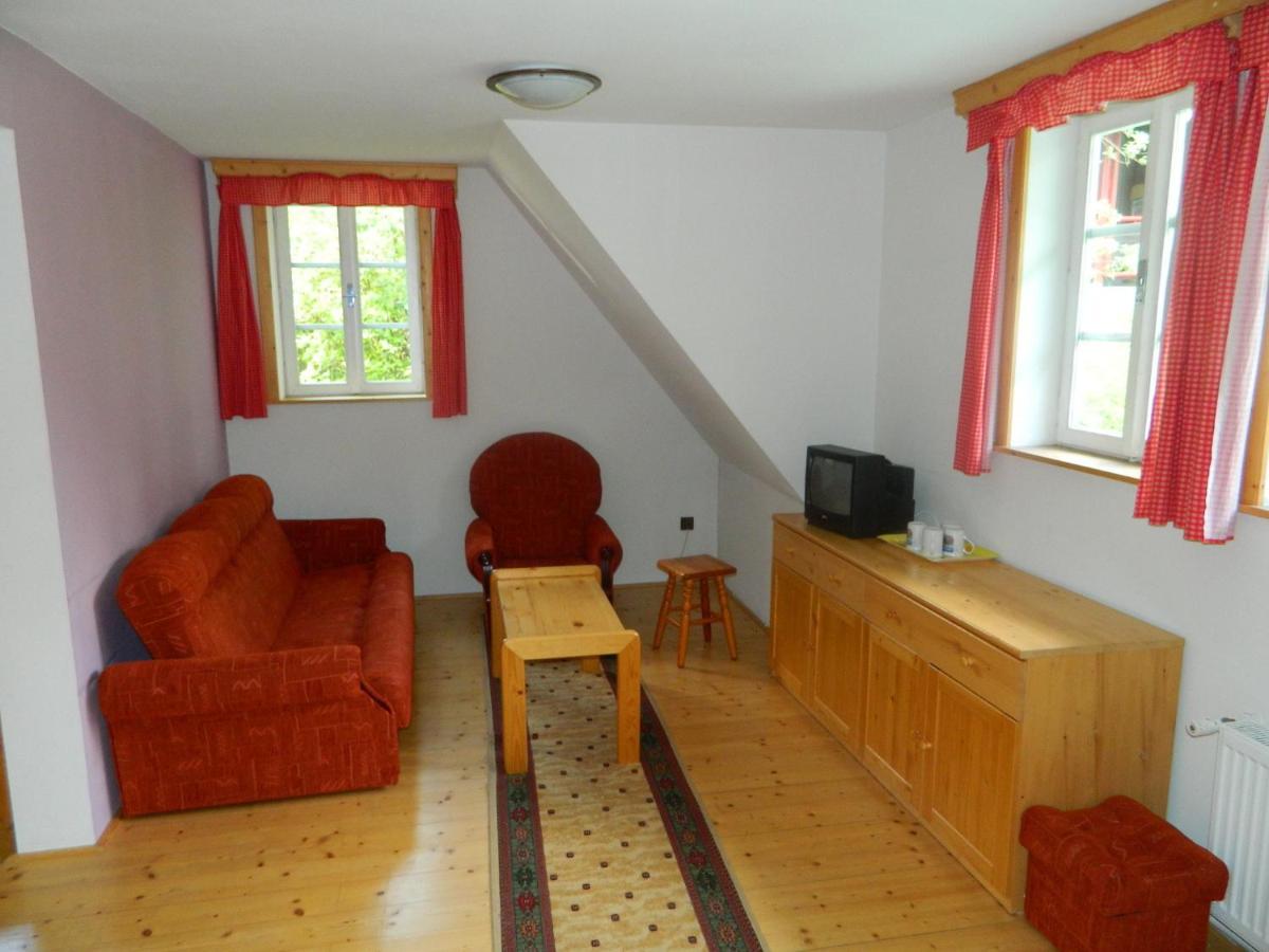 Quintuple Room