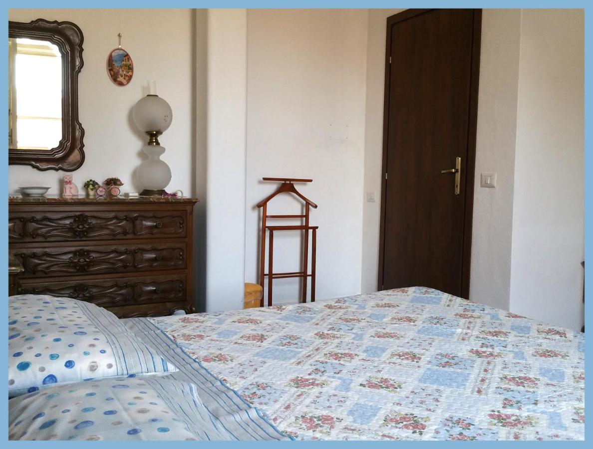 Doppel-/Zweibettzimmer mit privatem, externem Bad