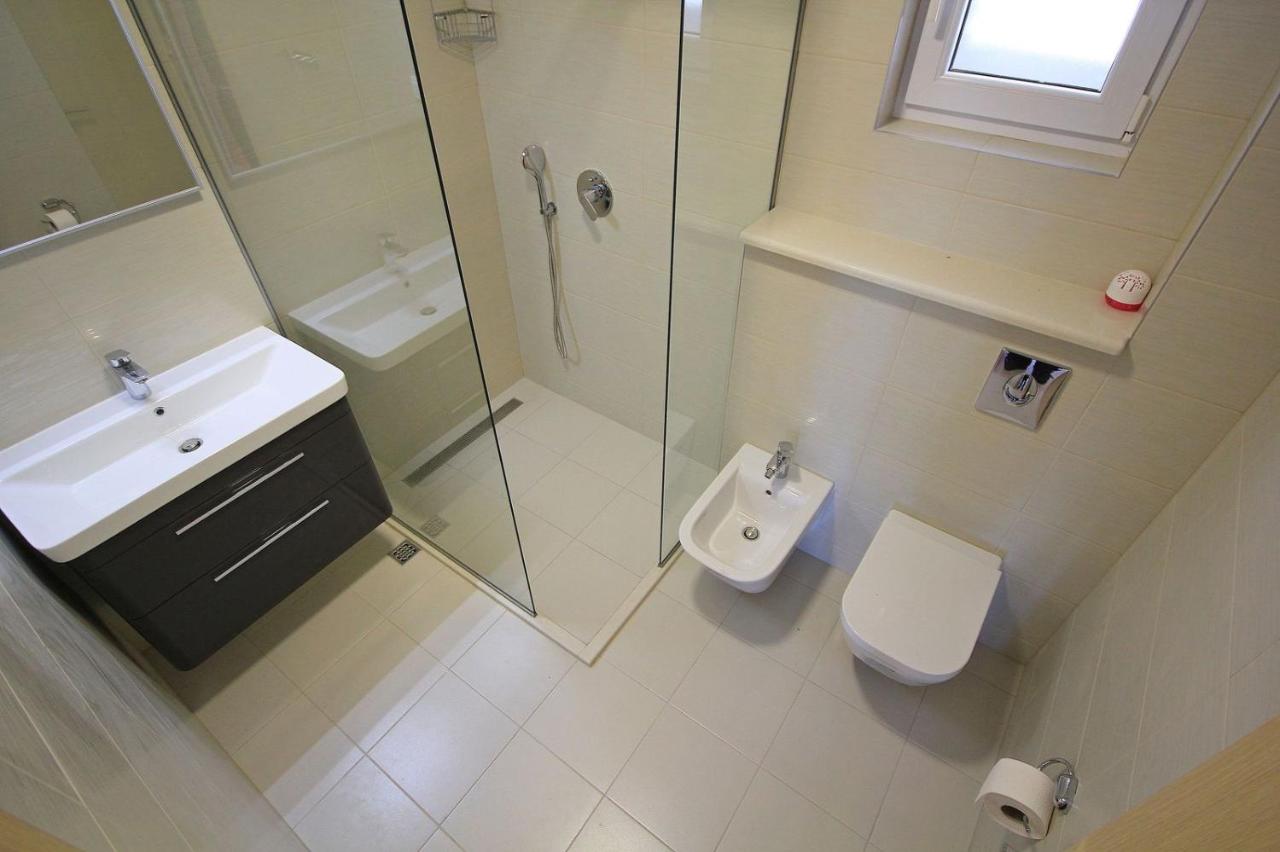 Apartments Lujnovic - B&B Macarsca