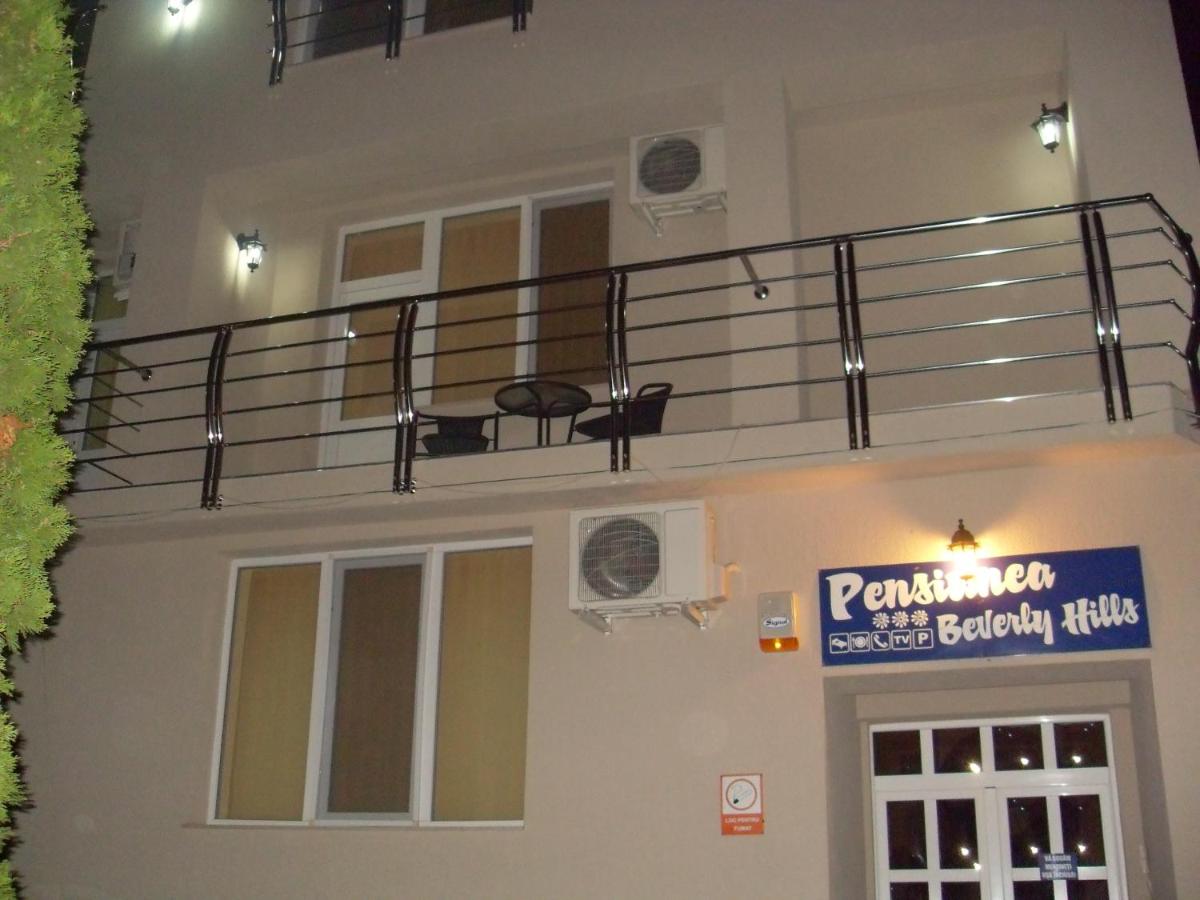 Pensiunea Beverly Hills - Bed and Breakfast