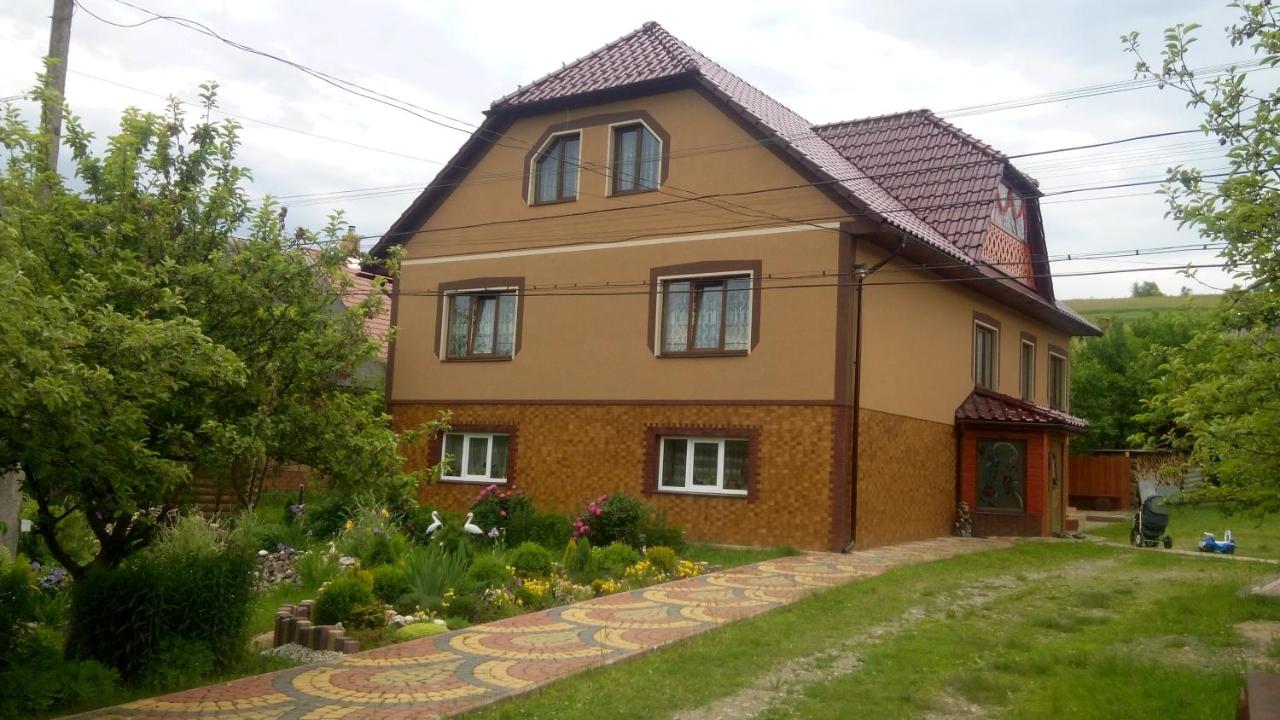 B&B Izky - Sadyba Gostynniy Dvir - Bed and Breakfast Izky