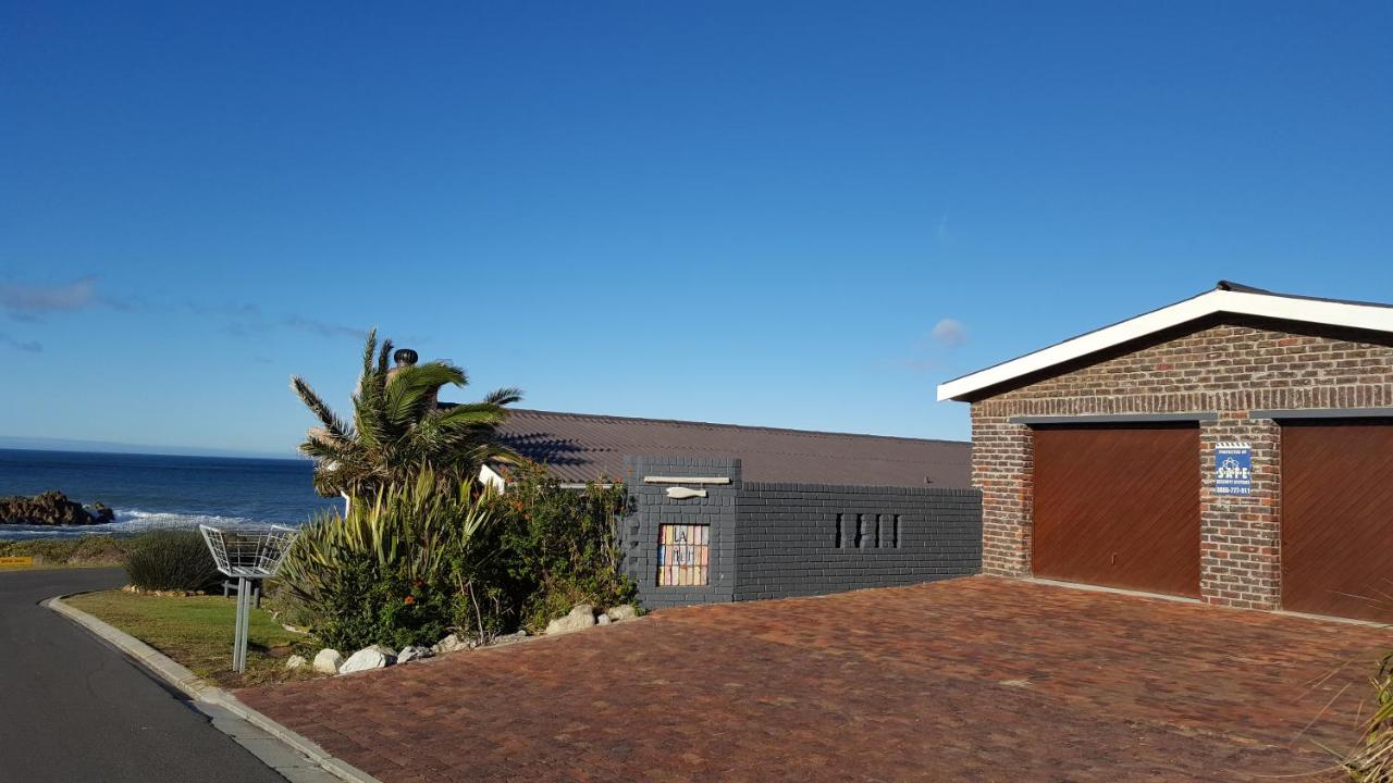 Three-Bedroom House - Sea Front