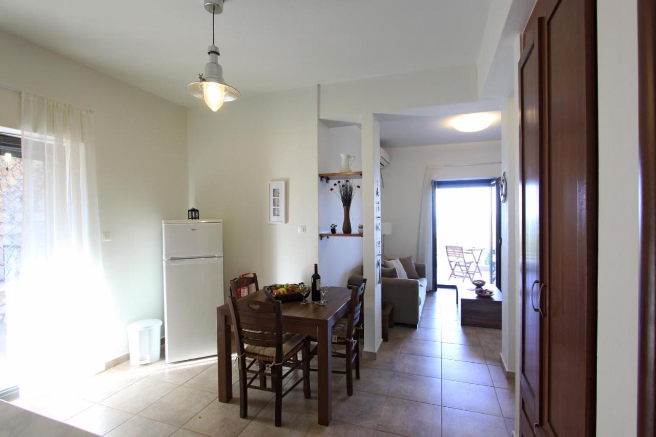Villa with Private Pool - AGNO