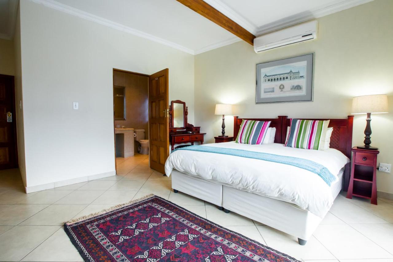 Family Room (2 Adults + 2 Children)