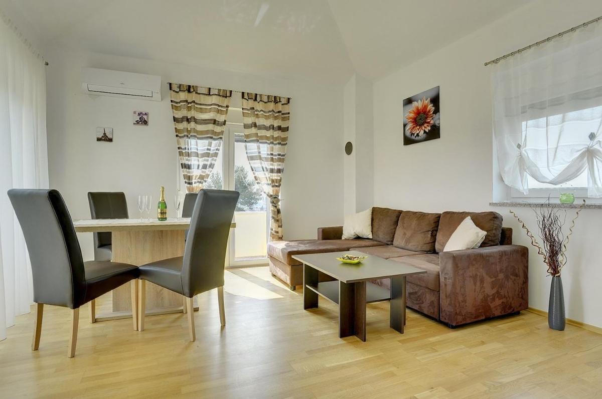 Appartamento con 1 Camera da Letto e Vista Mare 