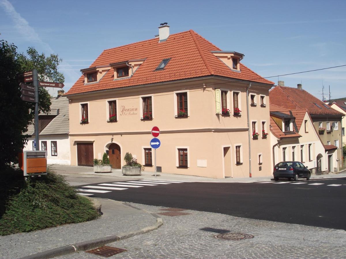 Penzion Pod Hradbami - B&B
