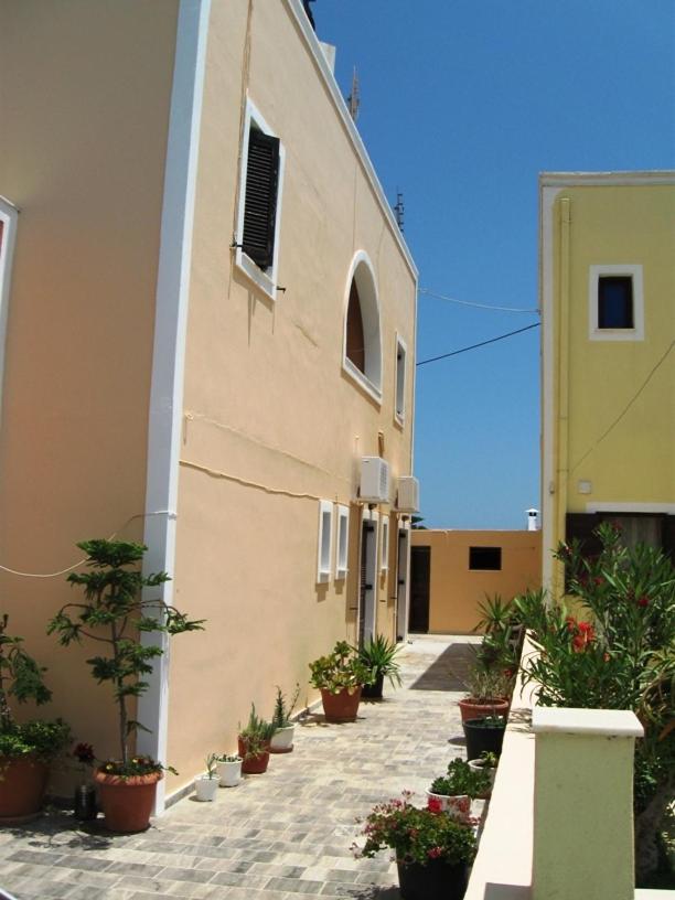 Mirsini Pansion - B&B