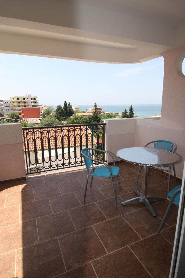Studio with Balcony and Sea View (2 Adults)