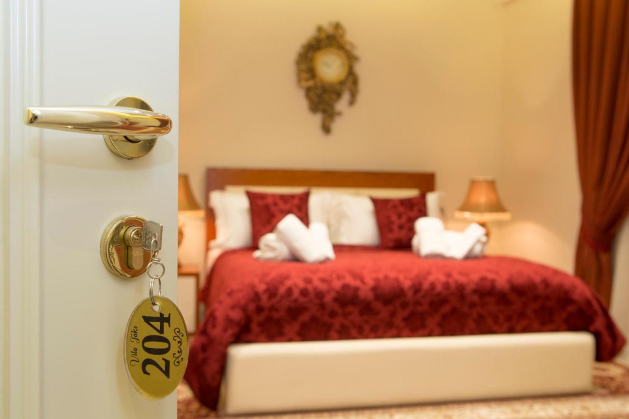 B&B Tirana - Vila Tako - Hotel - Bed and Breakfast Tirana