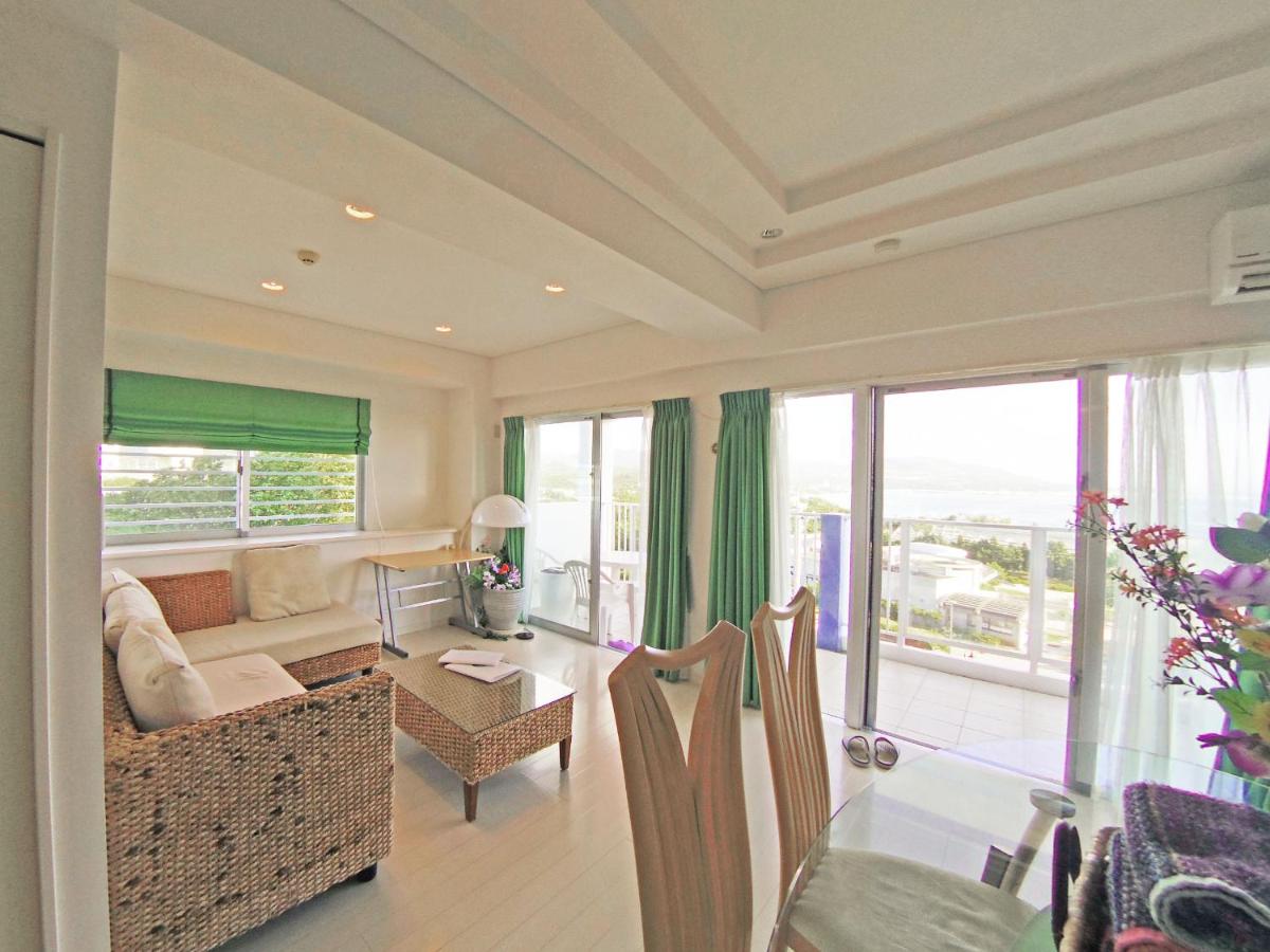 Apartment with Sea View and Two Bathrooms
