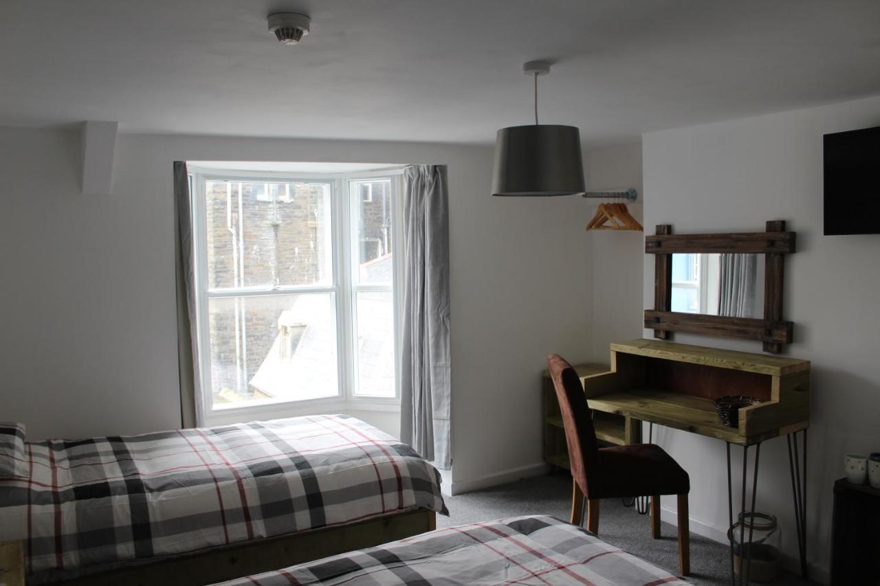 B&B Aberystwyth - The Pier Hotel - Bed and Breakfast Aberystwyth