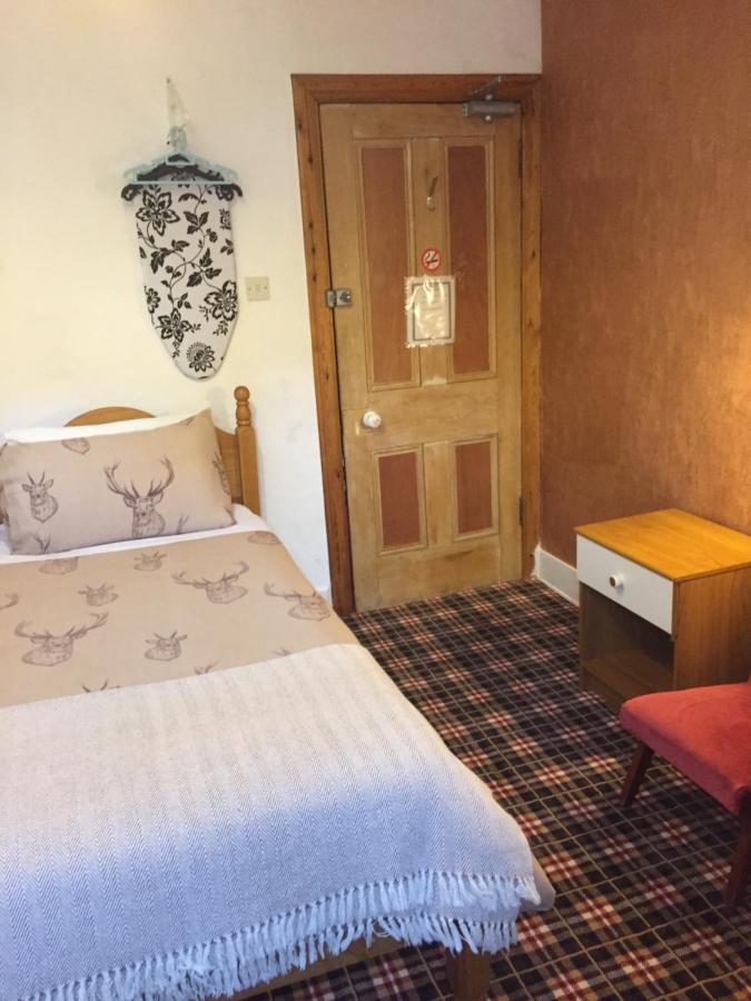 Single Room with Shared Bathroom