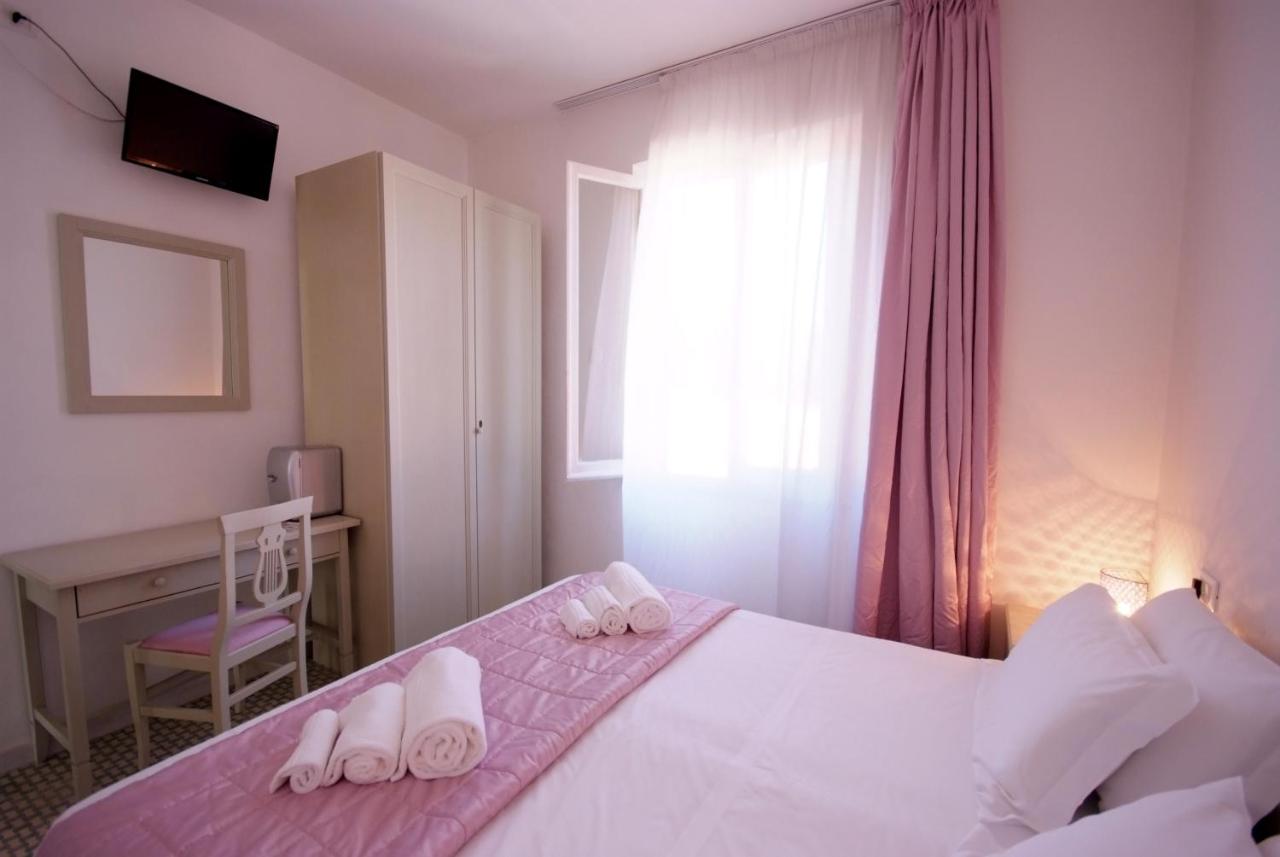 B&B Procchio - Albergo Dei 10 Colori - Bed and Breakfast Procchio