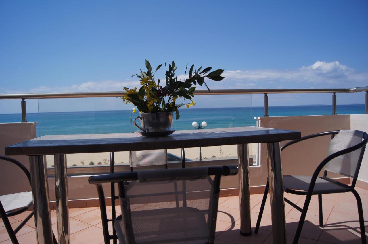 Terra Kotta - Bed and Breakfast Paralia Vrachou