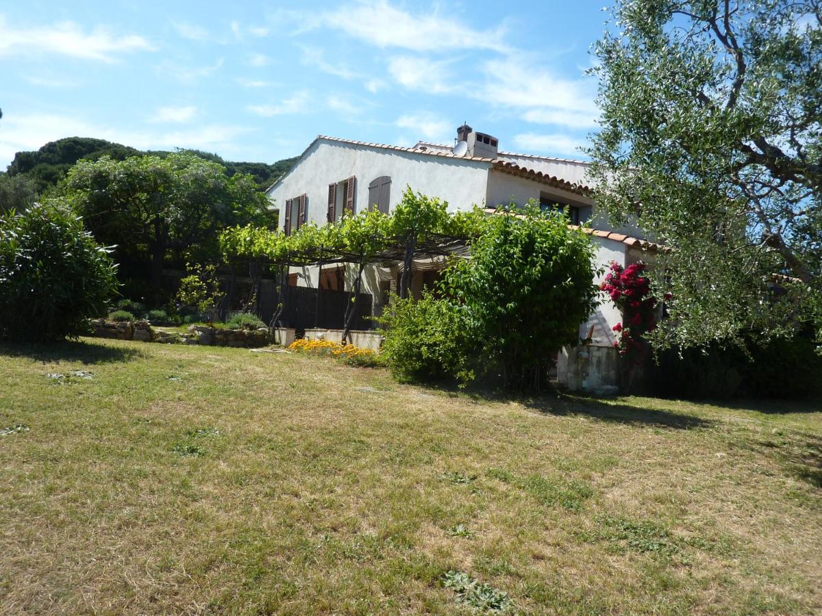 FERME DU MOULIN ROUX- 2 superbes appartements- 2cbres chacun- classé 3 étoiles, climatisés - Chambres d'hôtes Ramatuelle