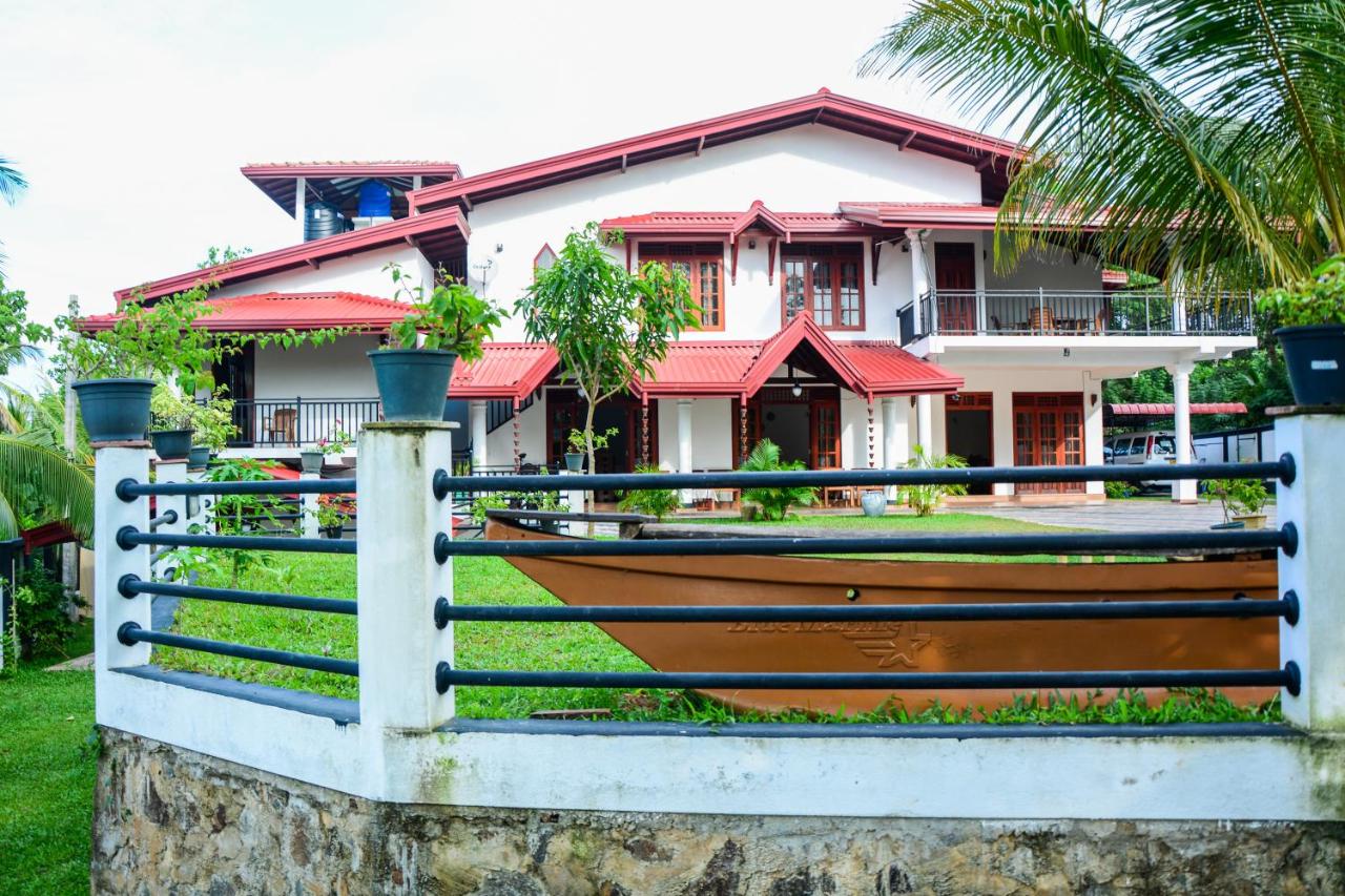 Villa Shanaya - Bed and Breakfast Hikkaduwa