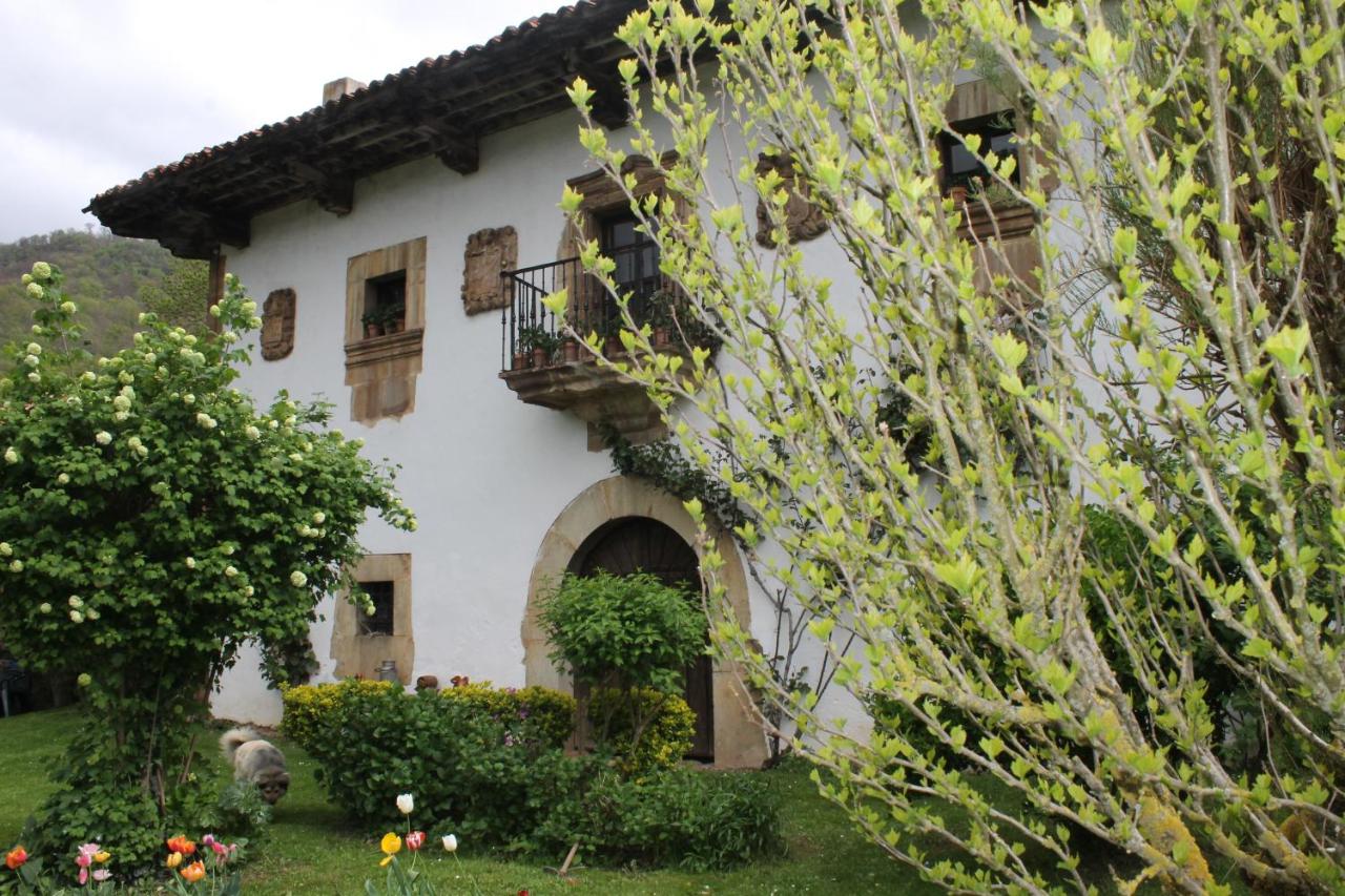 Casona de Treviño - B&B