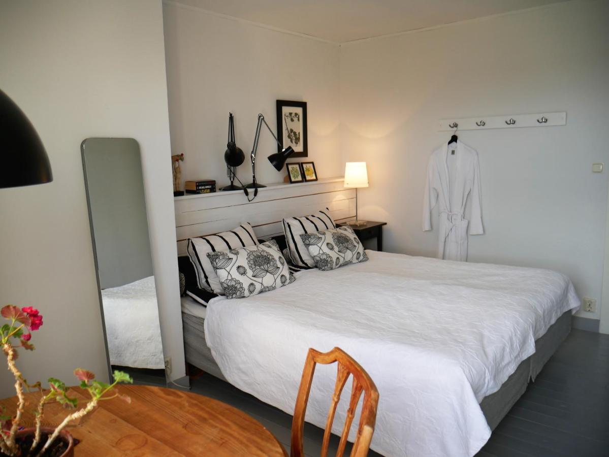 Double or Twin Room with Shared Bathroom