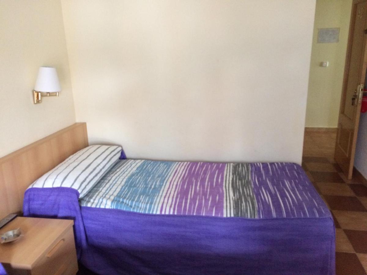 Single Room with Private Bathroom