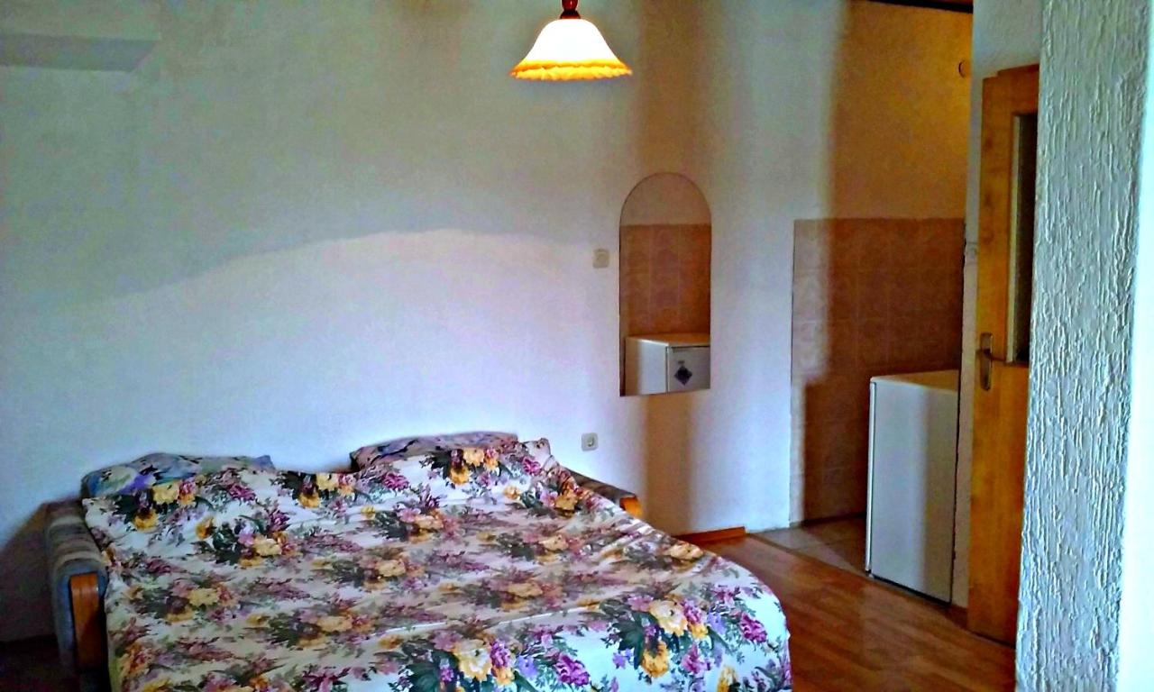 Vierpersoonskamer met Gedeelde Badkamer