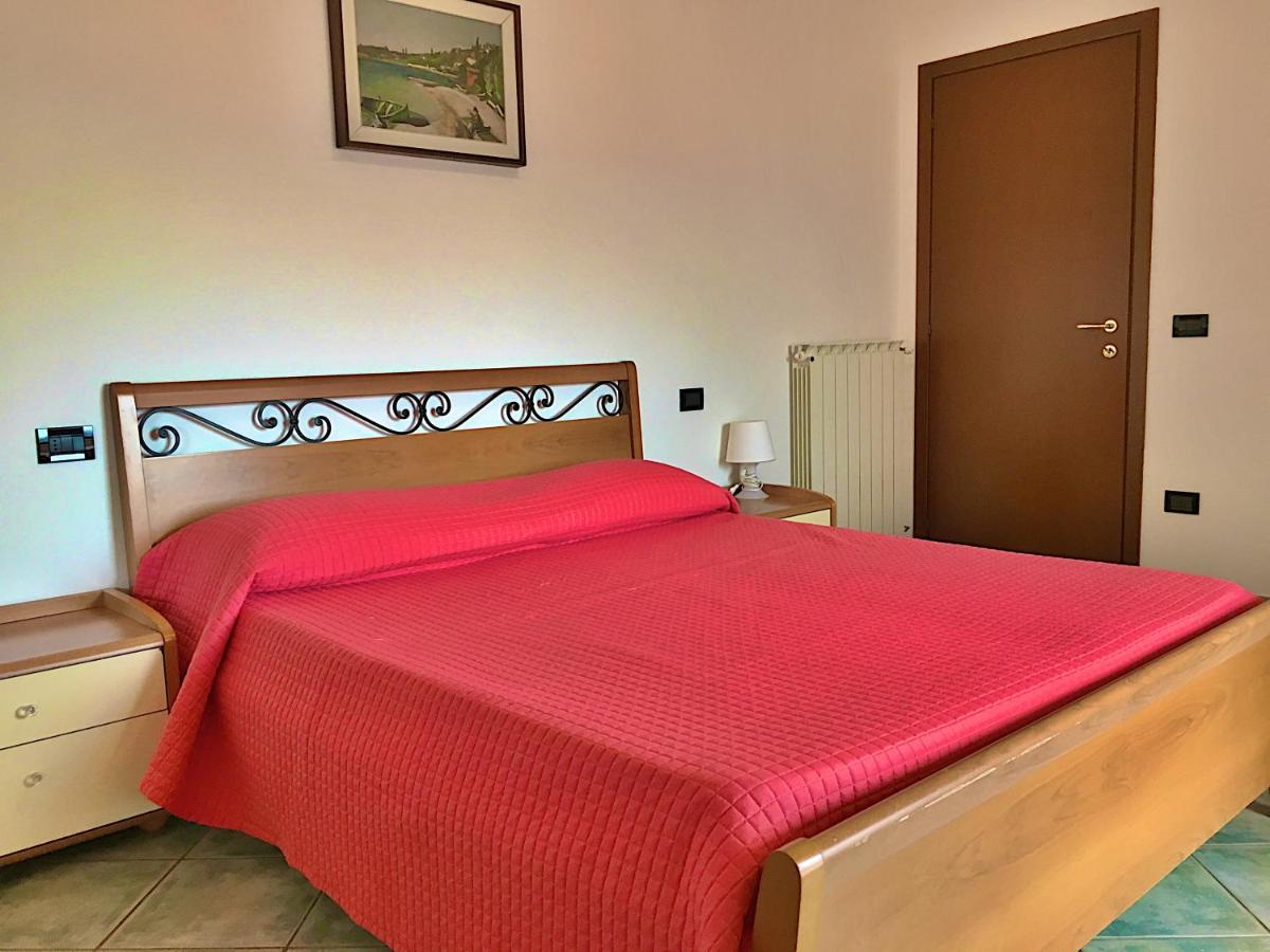 Appartamento con Terrazza e Vista Lago - Primo Piano