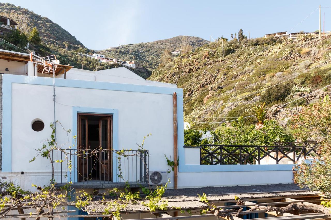 Estudio con terraza y vistas al mar