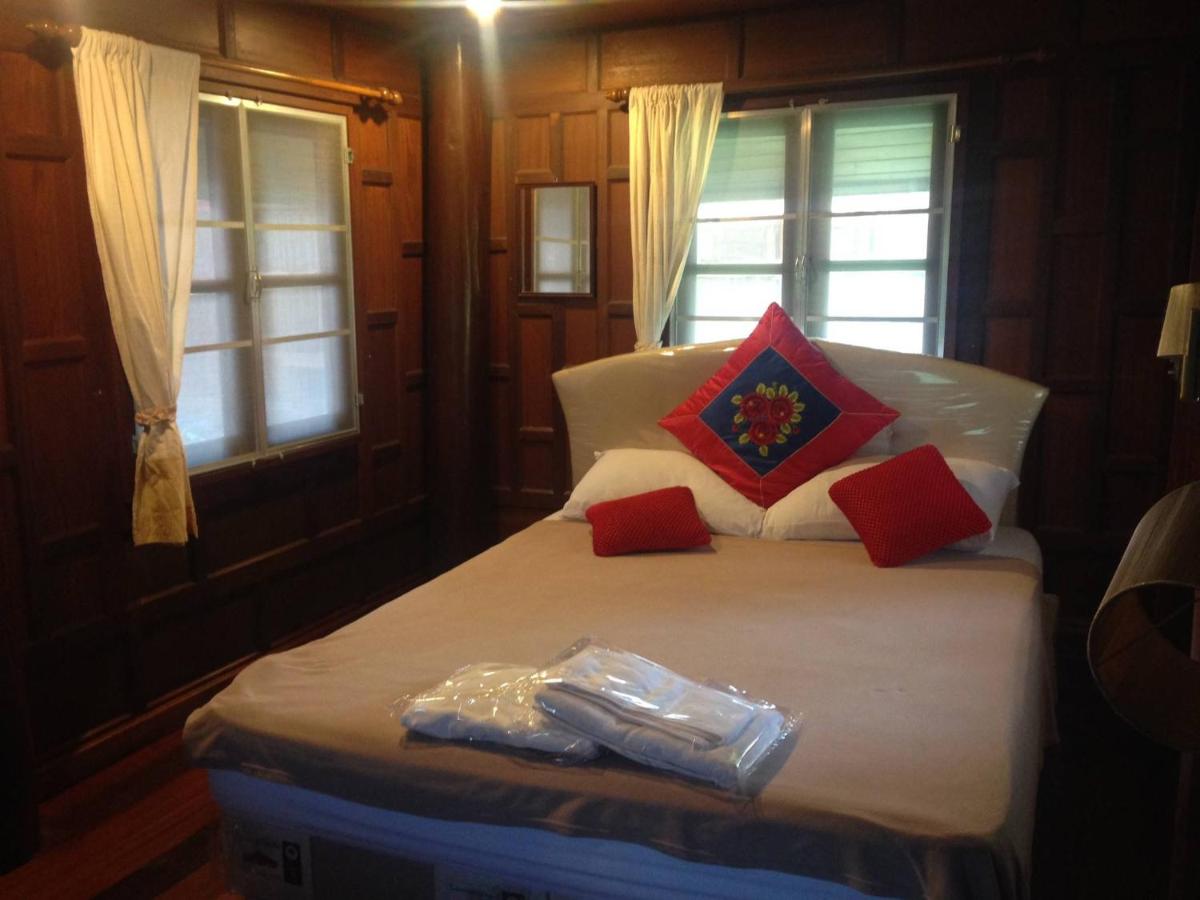 Ruenthai Ampawa - B&B