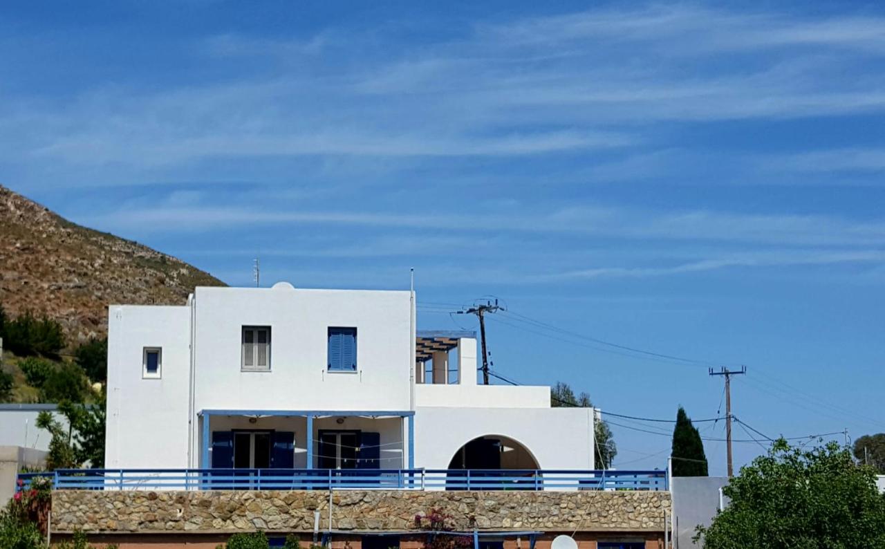 Zafeiris Apartments - Chambres d’hôtes Livádia