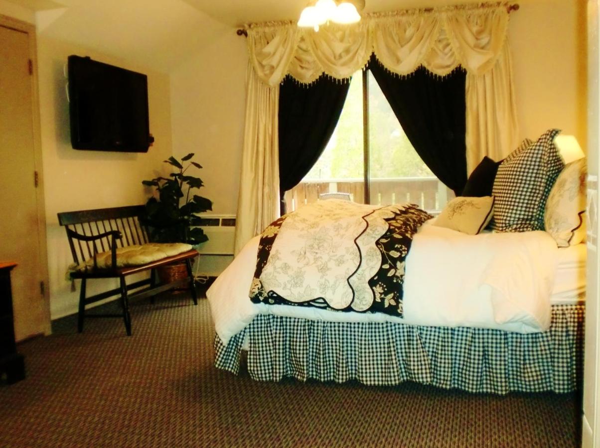 Deluxe King Suite
