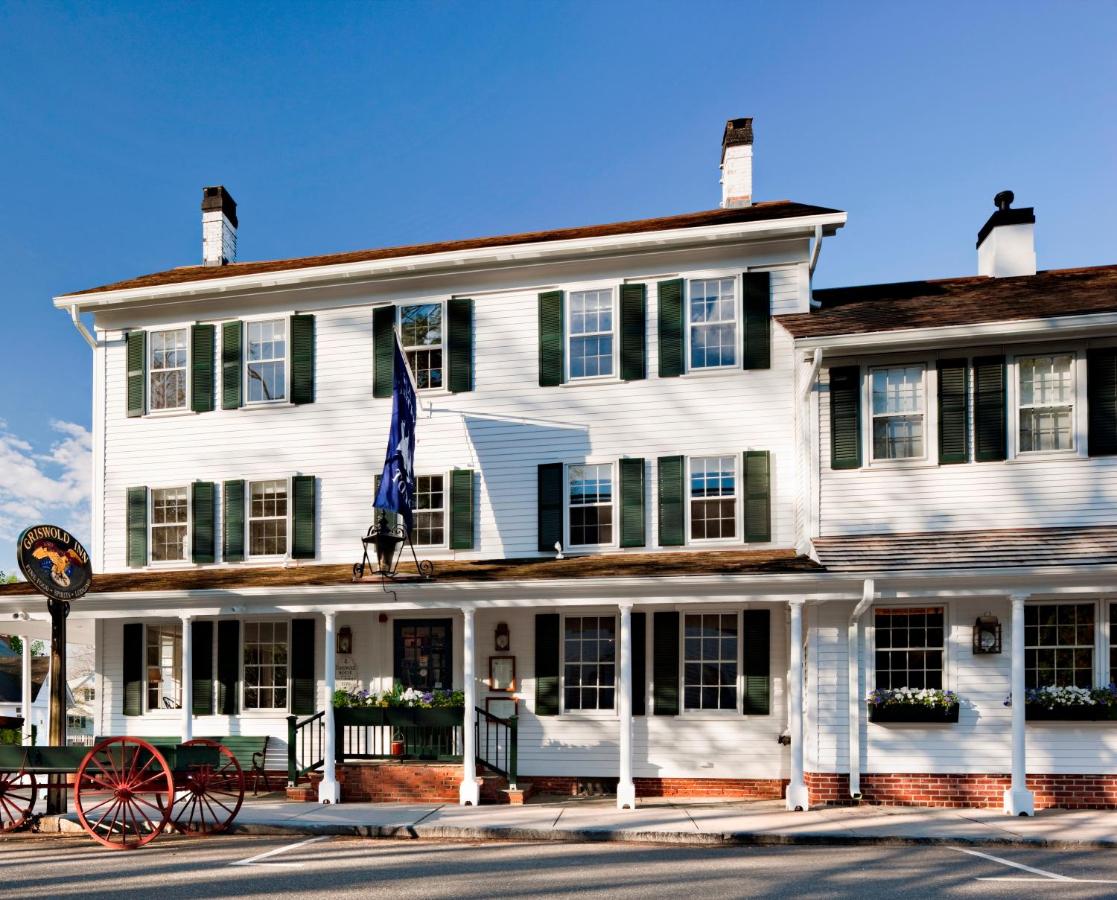 B&B Essex - The Griswold Inn - Bed and Breakfast Essex