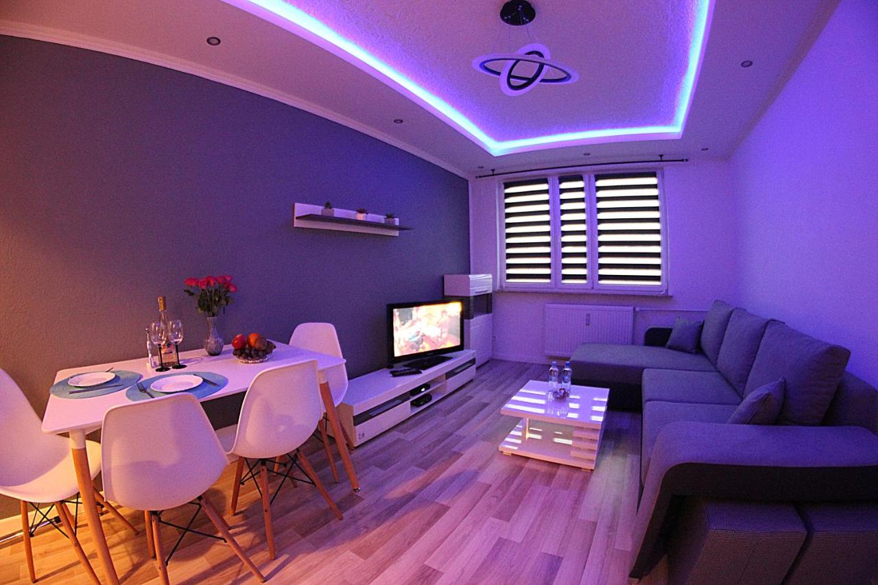 Noclegi FAMILY APARTMENTS Hotel Apartamenty - Ferienwohnung Ratibor