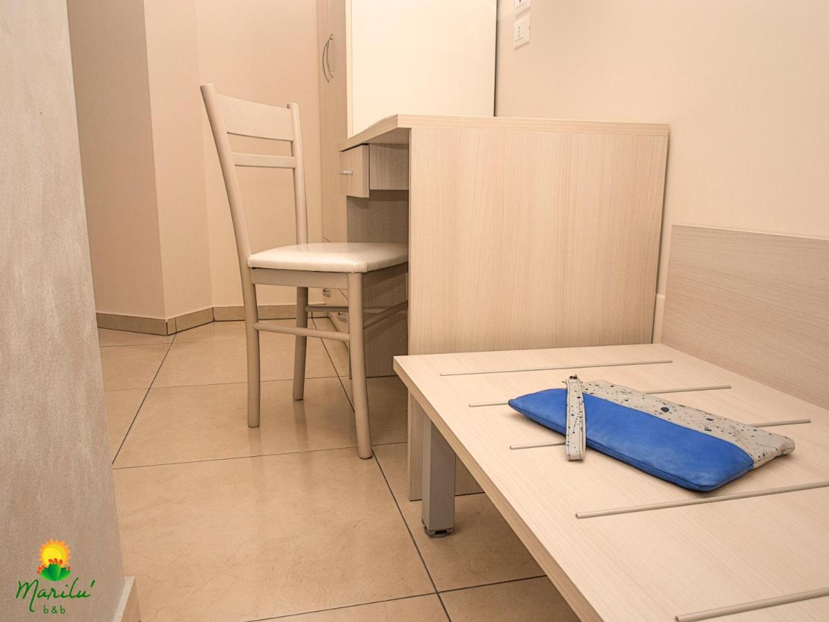 Tweepersoonskamer met 2 Aparte Bedden en Eigen Badkamer