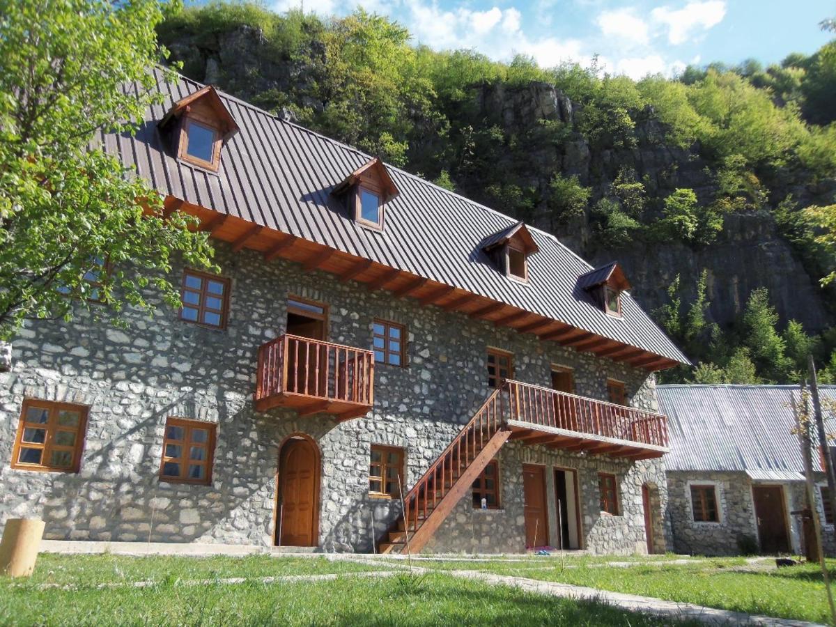 B&B Theth - Bujtina Berishta Theth - Bed and Breakfast Theth