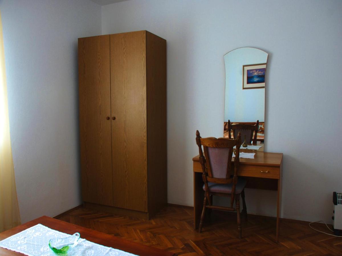 Apartment mit Balkon