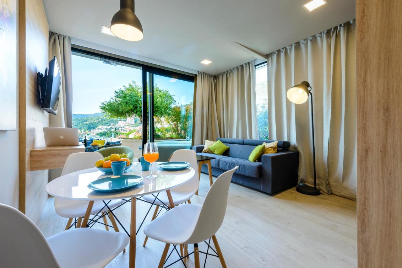 Appartement met 1 Slaapkamer en een Terras, Hot Tub en Uitzicht op Zee
