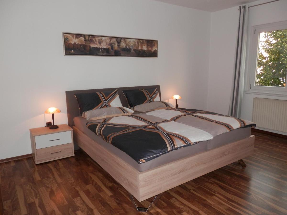 B&B Geisenheim - Rheingauer Fewo am Schulhaus - Bed and Breakfast Geisenheim